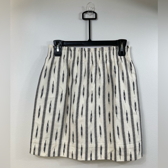 J Crew Stylish Black and White Patterned Ikat Sidewalk Cotton Skirt Size 0 - Picture 4 of 9